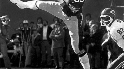 Steelers linebacker Jack Ham makes the catch, 1979.