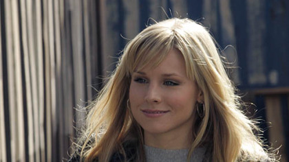 Kristen Bell joins "Heroes" Monday in the episode "Fight or Flight."
