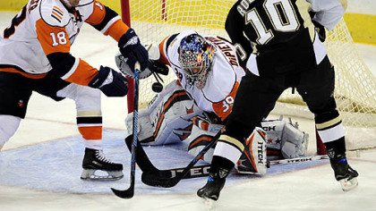Gary Roberts gets his 900th career point on a goal by Erik Christensen in the first period.