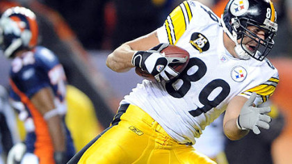 Steelers Matt Spaeth makes a touchdown catch in the fourth  quarter.