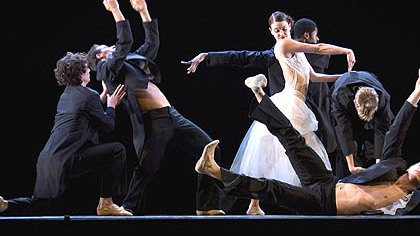 Hubbard Street Dance Chicago brought energy to the Byham Theater for Pittsburgh Dance Council.