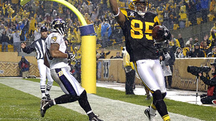 Wide receiver Nate Washington celebrates after scoring off a seven-yard pass from Roethlisberger in the second quarter.(vs. Ravens 11/05/07)