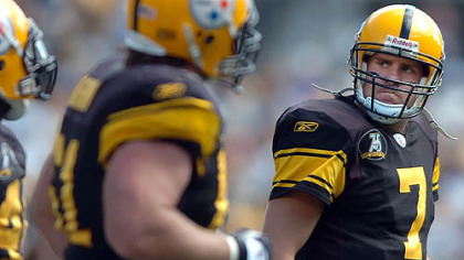 Roethlisberger shows his disgust with himself after missing pass to Dan Kreider on 3rd down.