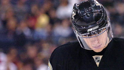 Evgeni Malkin hangs his head late in the third period against the Devils. (vs. New Jersey Devils 11/12/07)