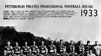  A 1933 team photo from the first year and the Steelers were named Pittsburgh Pirates. The city of Pittsburgh emblem is on their jerseys.